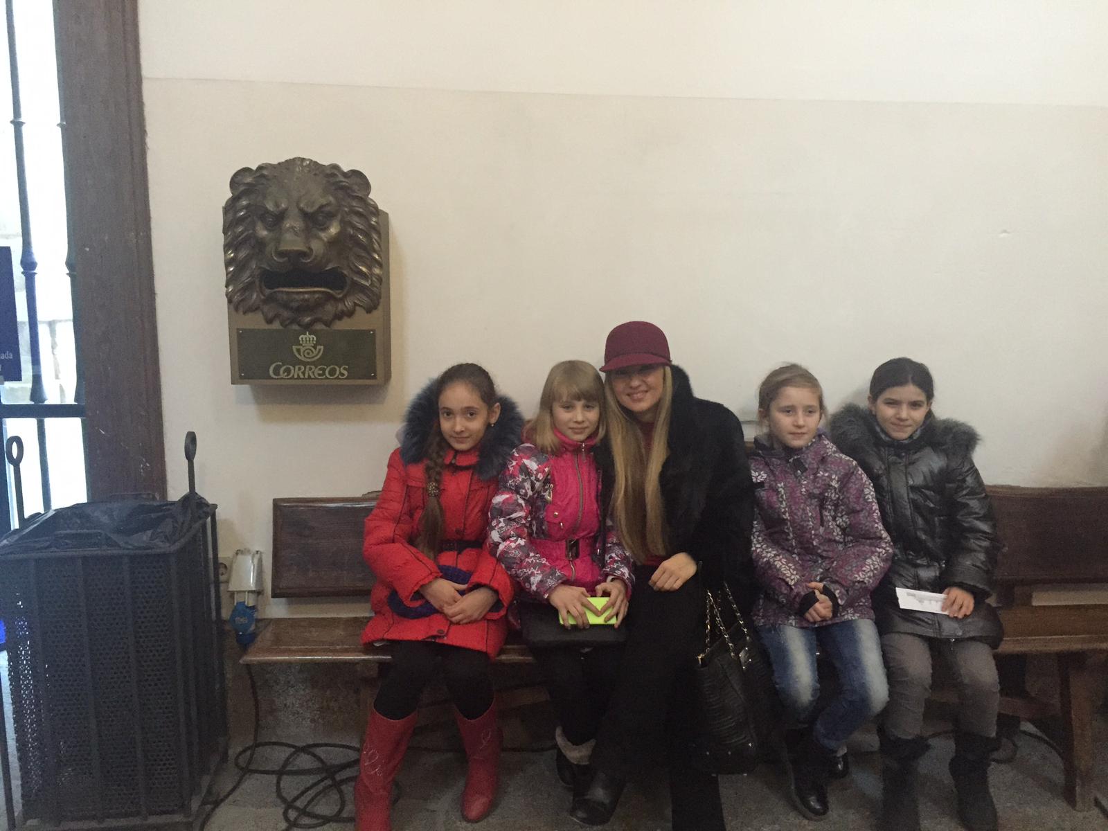 como ayudar niños y niñas ucrania